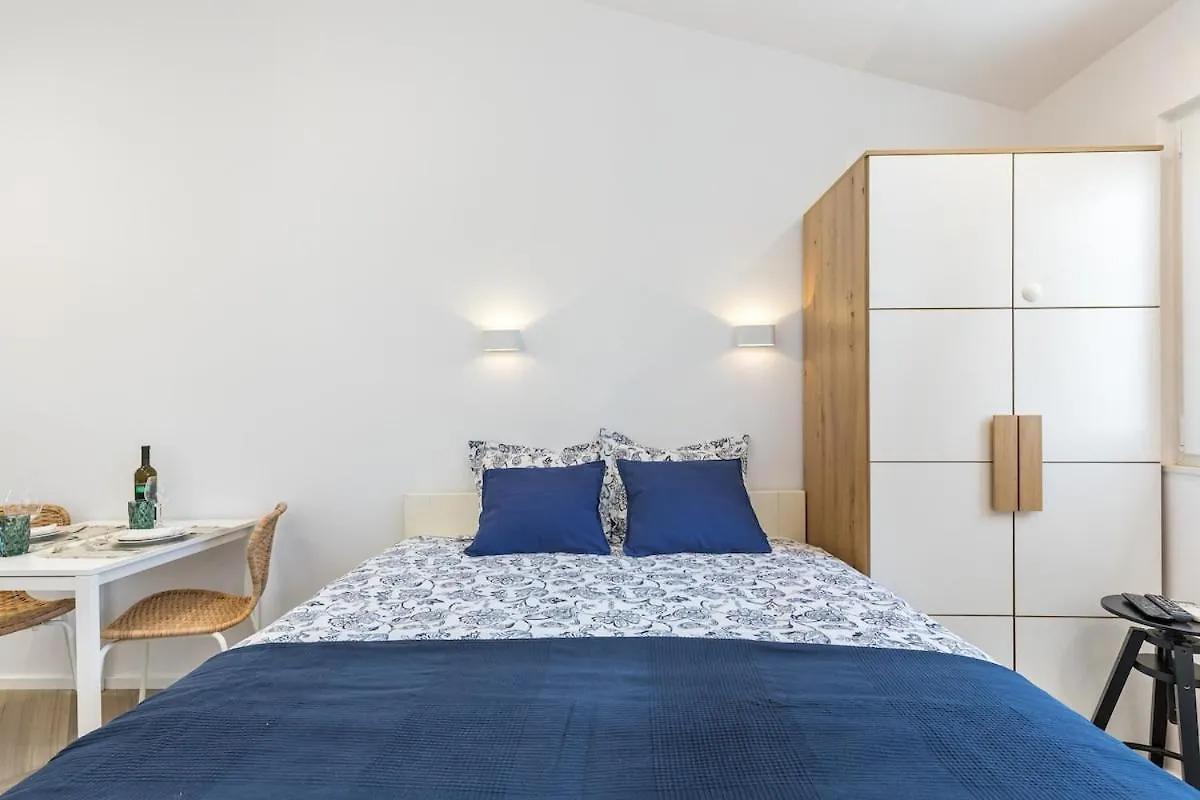 Luxury Apartment In Old Town Center With Sea View  Split