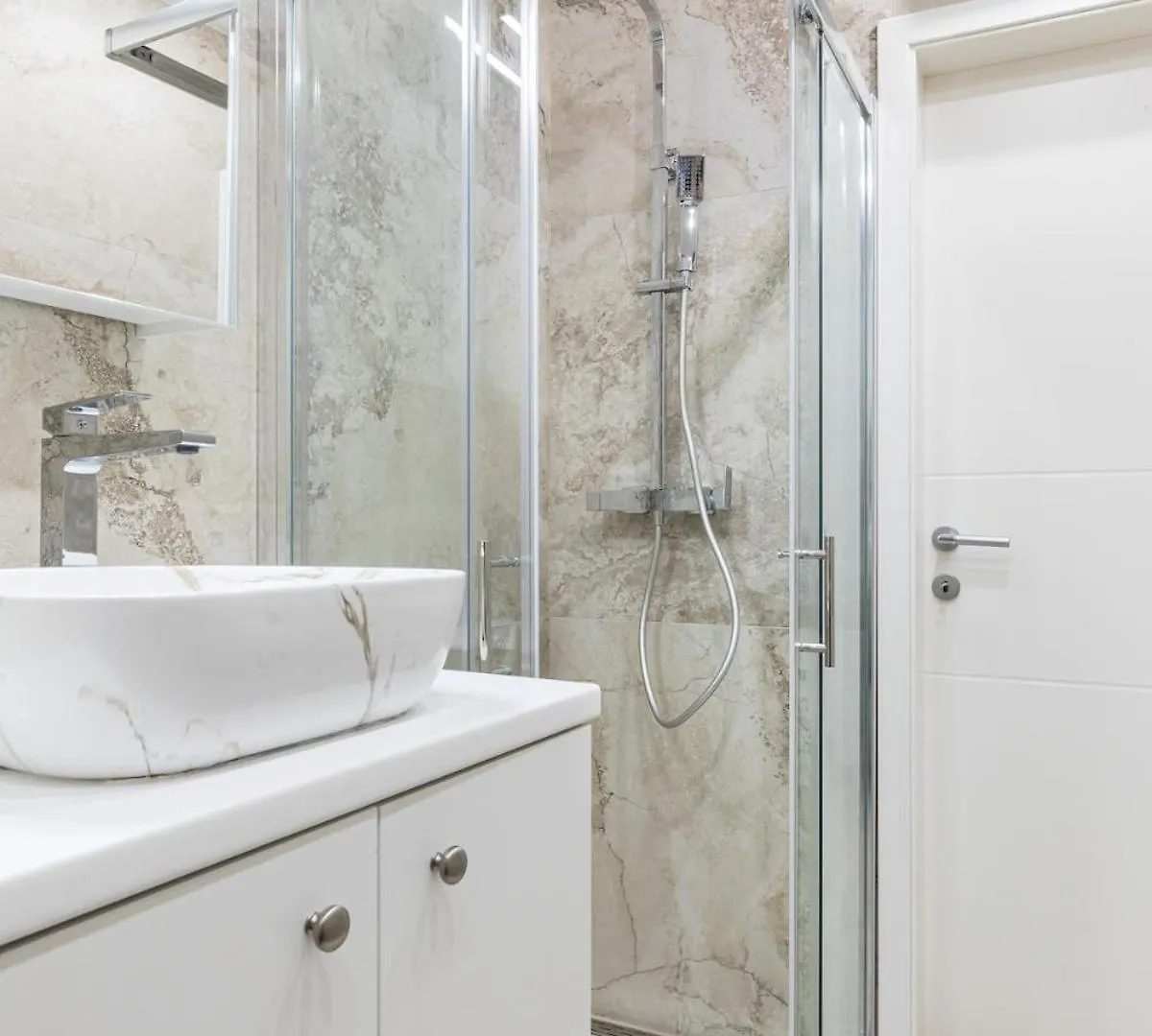 Luxury Apartment In Old Town Center With Sea View